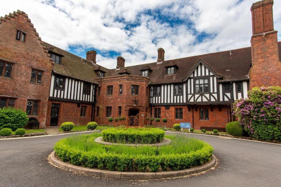Отель Hogarths Stone Manor Киддерминстер Экстерьер фото